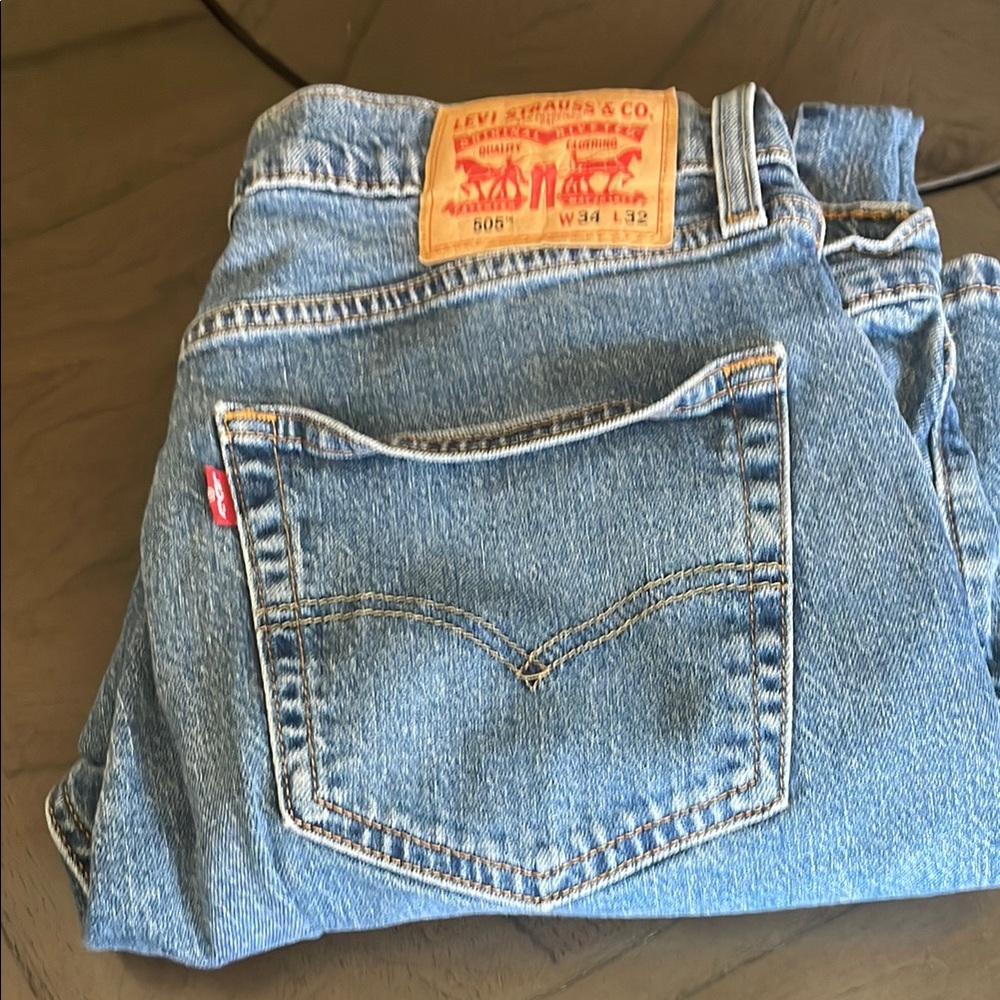Levi's 505 Classic Blue Jeans with Red Tag